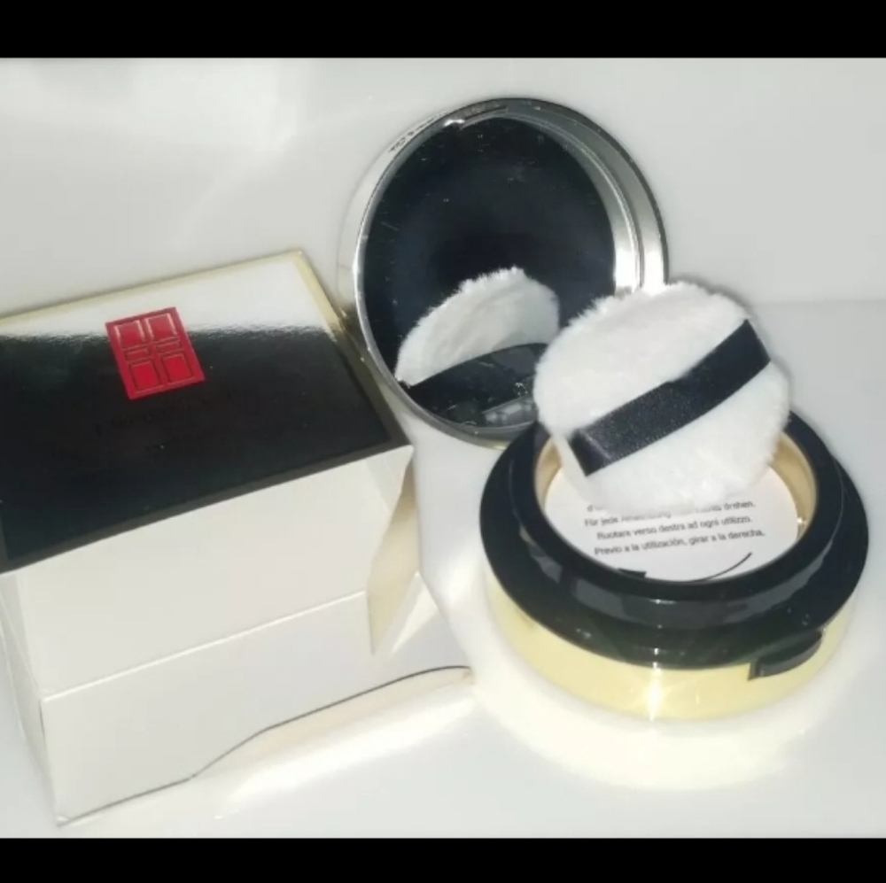 ELIZABETH ARDEN Powder